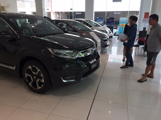 Muốn mua xe CR-V phải đặt cọc trước vài ba tháng mới mong có xe