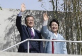 Vừa mãn nhiệm, cựu Tổng thống Hàn Quốc về quê làm nông
