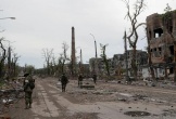 Nga tiếp quản pháo đài Azovstal, siết đi lại thành phố chiến lược Ukraine