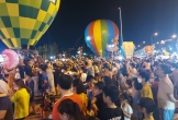 Hà Tĩnh: Người dân háo hức tới ngắm khinh khí cầu trước ngày biểu diễn