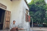 Hà Tĩnh: Xót cảnh người phụ nữ đơn thân bệnh tật sống trong căn nhà dột nát