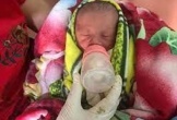 Cháu bé sơ sinh bị bỏ rơi tại khu đô thị ở thị trấn Đô Lương
