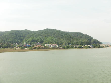 Nơi sông Lam gặp núi Hồng