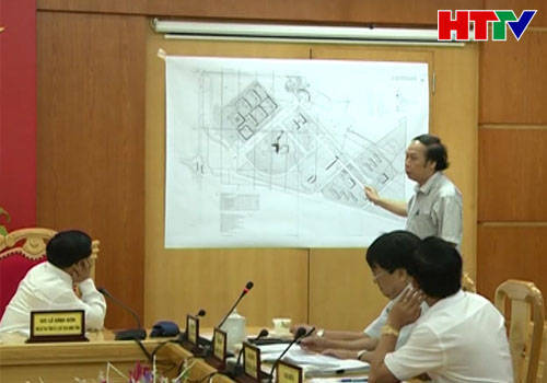GS-TS Nguyễn Văn Đính - Hiệu trưởng Trưởng Đại học Hà Tĩnh đề xuất các phương án xử lý mặt bằng trong Dự án xây dựng trường.