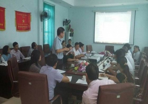 ÔngBùi Lê Bắc, Chánh Văn phòng Ban PCTT&TKCN Hà Tĩnh phát biểu tại cuộc họp.