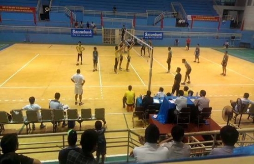 Nhà thi đấu tỉnh Thái Nguyên không có nhiều khán giả đến cổ vũ cho các đội thi đấu