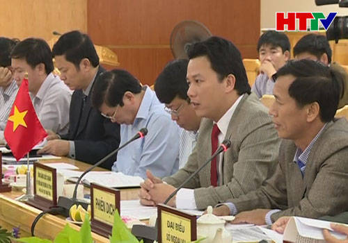 Phó Chủ tịch UBND tỉnh Đặng Quốc Khánh hoan nghênh ý tưởng đầu tư của Tập đoàn Phongsavanh, mong muốn Tập đoàn nhanh chóng triển khai thực hiện (ảnh HTTV)