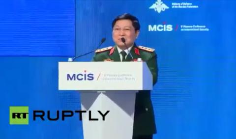 Bộ trưởng Quốc phòng Ngô Xuân Lịch tại Hội nghị An ninh Quốc tế Moscow lần 5. 