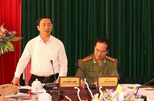 Đồng chí Lê Đình Sơn - UVBCHTW Đảng, Bí thư Tỉnh ủy, Chủ tịch HĐND tỉnh phát biểu kết luận buổi làm việc