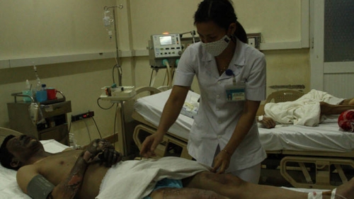 Bệnh nhân Lê Văn Hùng được cấp cứu tại Bệnh viện đa khoa Hà TĩnhẢNH HÙNG DŨNG