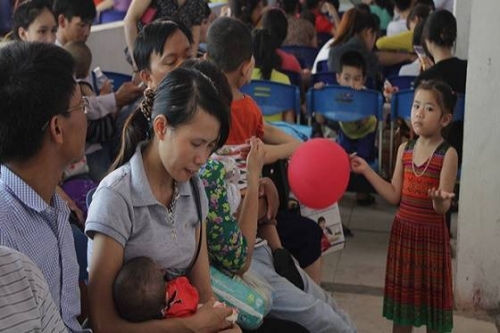 Trong 3 ngày qua đã có hơn 1.000 bệnh nhi đến khám và điều trị tại Bệnh viện Sản - Nhi Nghệ An. 