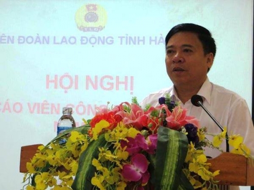 Đồng chí Nguyễn Văn Thanh - Tỉnh ủy viên, Chủ tịch LĐLĐ tỉnh - phát biểu tại Hội nghị 