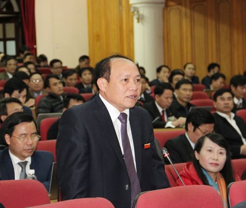 Đại biểu Đặng Quốc Cương, Bí thư Huyện ủy Cẩm Xuyên chất vấn