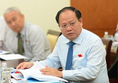 Bị cách chức UVTƯ Đảng khóa XII, phó bí thư Thường trực Thành ủy, ủy viên Ban Thường vụ Thành ủy, hiện ông Tất Thành Cang chỉ là Thành ủy TP HCM.