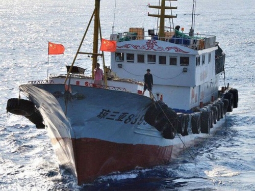 Một tàu cá Trung Quốc (Ảnh minh họa: Hải quân Mỹ)