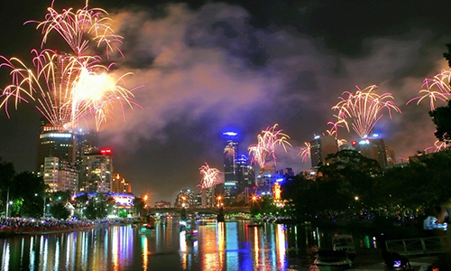 Màn trình diễn pháo hoa ở thành phố Melbourne, Australia. Ảnh: Guardian.