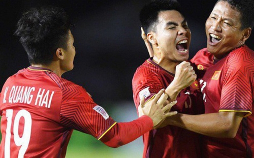 Đội tuyển Việt Nam sẽ vượt qua sức ép từ nhiều phía để lọt vào chung kết AFF Cup 2018?