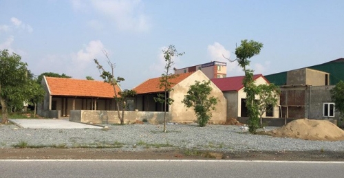 3 căn nhà cấp 4 trái phép của ông Nguyễn Anh Đức (cán bộ Đội Quản lý đô thị phường Đại Nài) vẫn không bị xử lý