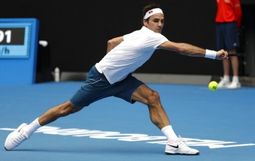 Federer thi đấu đầy vất vả