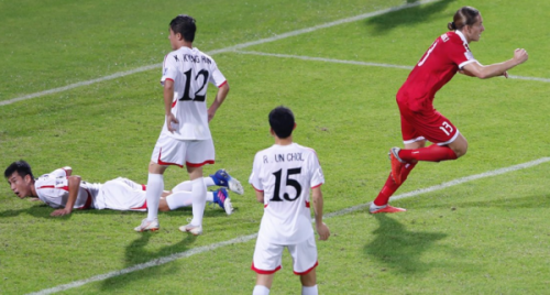 Triều Tiên (áo trắng) là một trong những đội gây thất vọng nhất ở Asian Cup 2019. Ảnh: AFC.