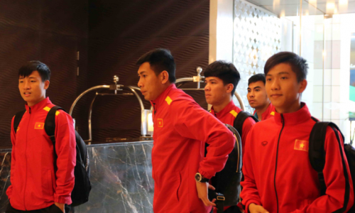 Việc tiến sâu tại Asian Cup buộc các tuyển thủ Việt Nam liên tục đội chỗ ở để thi đấu các trận. Ảnh: Đoàn Huynh.