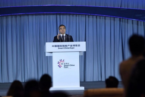 Chủ tịch Tập đoàn Huawei, ông Liang Hua. Ảnh: Reuters