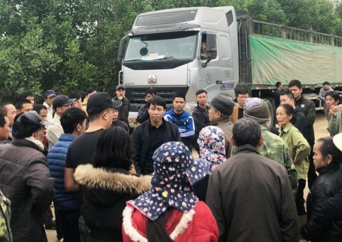 Đây không phải lần đầu tiên người dân chặn xe vào nhà máy đóng trên địa bàn xã Vân Sơn.
