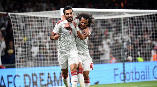 Ali Mabkhout (số 7) ghi bàn duy nhất giúp UAE vào bán kết. Ảnh: AFC.