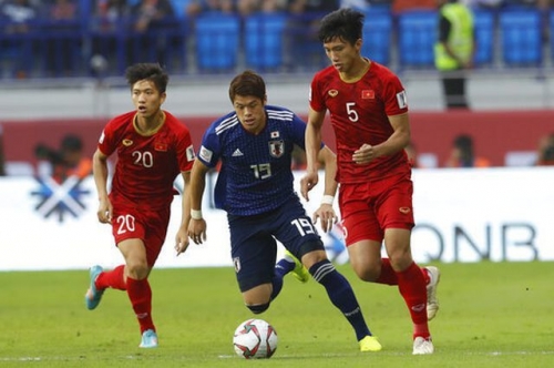 Đoàn Văn Hậu (5) và nhiều cầu thủ Việt Nam sẽ tăng giá sau Asian Cup năm nay