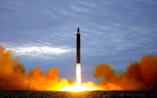 Một vụ thử tên lửa đạn đạo tầm trung của Triều Tiên. (Ảnh: Getty)