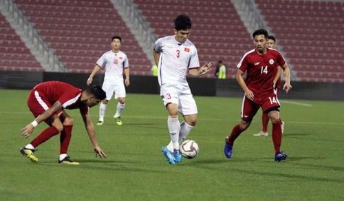Thành Chung có thể đá thay vị trí của Đình Trọng tài Asian Cup 2019
