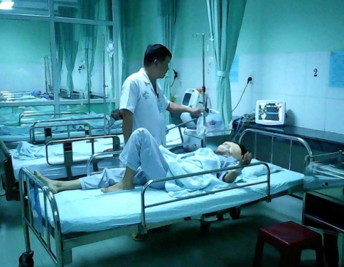 Hiện nạn nhân đang được chăm sóc tại Bệnh viện Đa khoa Vĩnh Đức
