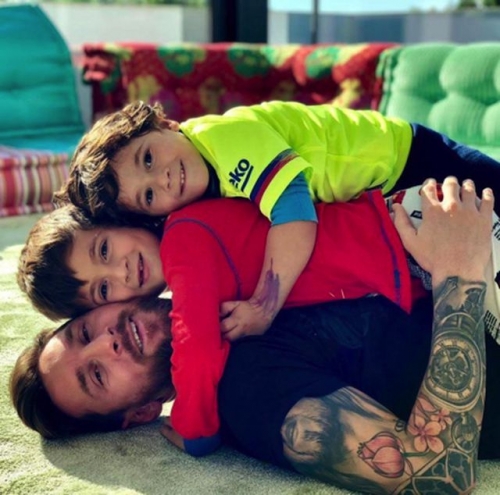 Messi và con trai thường xuyên nói chuyện về bóng đá