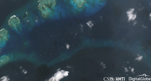 Các tàu Trung Quốc di chuyển dày đặc gần đảo Thị Tứ hồi tháng 12/2018. (Ảnh: AMTI)
