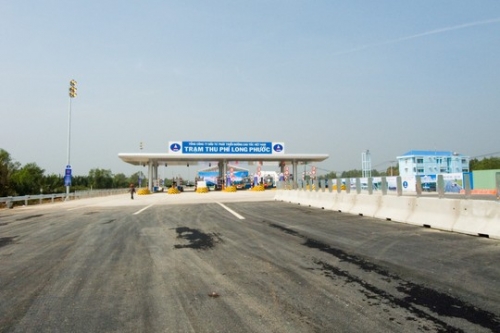 Một trạm thu phí trên đường cao tốc TP HCM - Long Thành - Dầu Giây giai đoạn mới hoàn thành - Ảnh: A. Nguyệt
