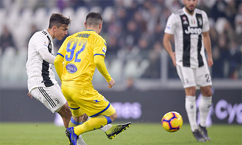 Dybala mở tỷ số cho Juventus.