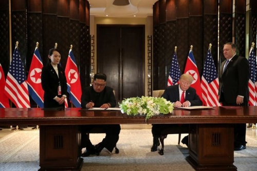 Căn phòng nơi hai nhà lãnh đạo Mỹ Triều ký tuyên bố chung sau cuộc gặp thượng đỉnh được chuẩn bị kỹ lưỡng. (Ảnh: Reuters)
