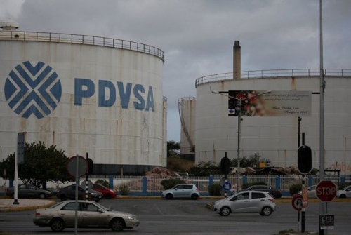 PDVSA trở thành mục tiêu trừng phạt của Mỹ nhằm gây sức ép với chính quyền Tổng thống Nicolas Maduro. (Ảnh: Reuters)