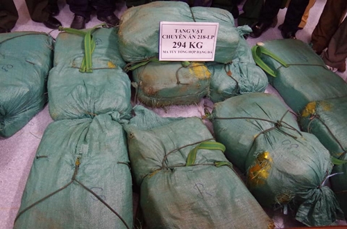 Phá chuyên án 218 -LP thu giữ 294 kg ma túy tổng hợp dạng đá.