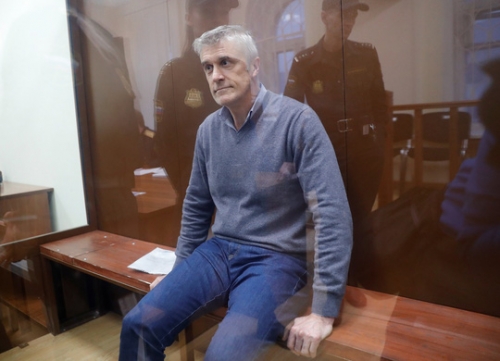 Ông Michael Calvey ra tòa ở Moscow hôm 15-2 Ảnh: REUTERS