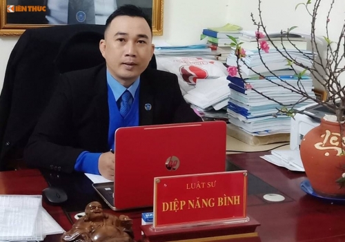 Luật sư Diệp Năng Bình cho biết, Bệnh viện Việt Đức sử dụng xe biển xanh cho thuê kinh doanh dịch vụ là trái luật. 