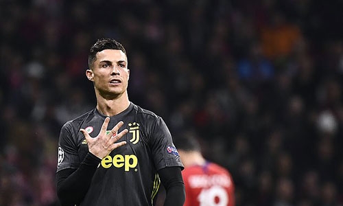 Ronaldo châm chọc CĐV Atletico khi nhắn nhủ đối thủ chưa vô địch Champions League lần nào. Ảnh: Reuters.