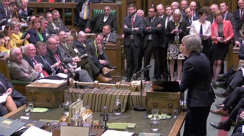 Thủ tướng Anh Theresa May phát biểu tại quốc hội hôm 13-2 Ảnh: REUTERS