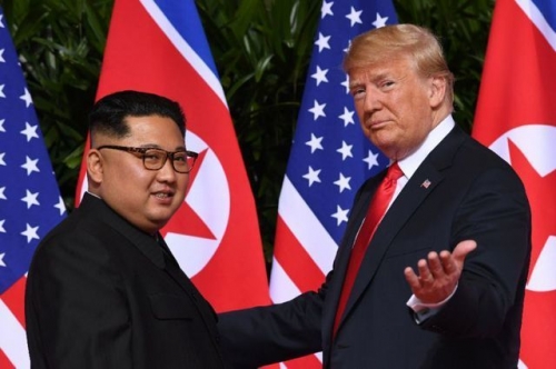 Chủ tịch Triều Tiên Kim Jong-un và Tổng thống Mỹ Donald Trump (Ảnh: AFP)