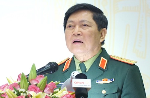 Đại tướng Ngô Xuân Lịch, Bộ trưởng Quốc phòng phát biểu tại cuộc gặp báo chí chiều 22/2. Ảnh: Hoàng Thuỳ