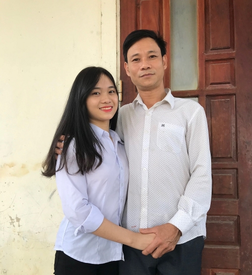 Bố con em Nguyễn Thị Quỳnh Trang.