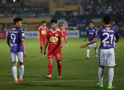 Các cầu thủ Việt Nam nhận mức thưởng Tết ở đội bóng không còn cao như trước đây