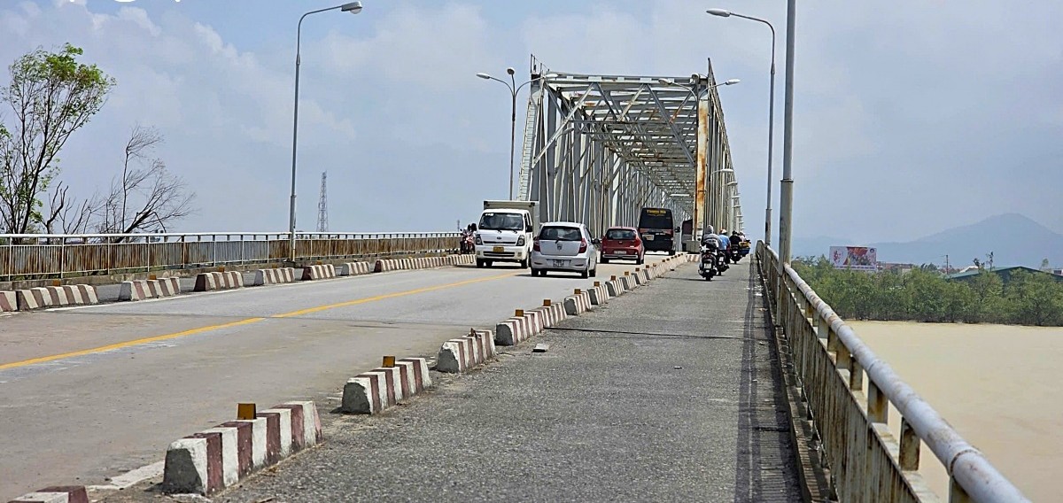 Làm rào chắn chống tự tử ở cầu Bến Thủy 1 liệu có khả thi?