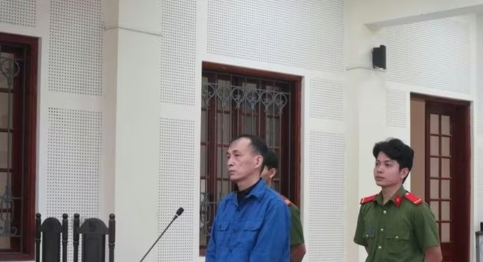 Người đàn ông U50 mãi u mê trượt dài trong tội lỗi