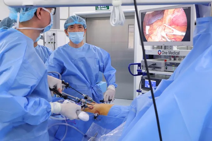 Cứu sống cụ bà 80 tuổi mắc ung thư dạ dày ở vùng “tử huyệt”